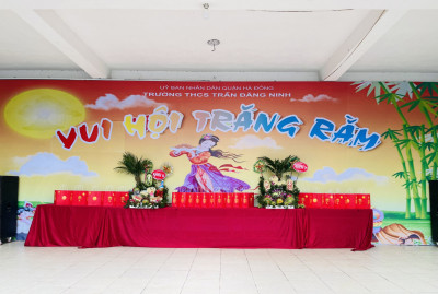 " Mùa trăng" trường THCS Trần Đăng Ninh